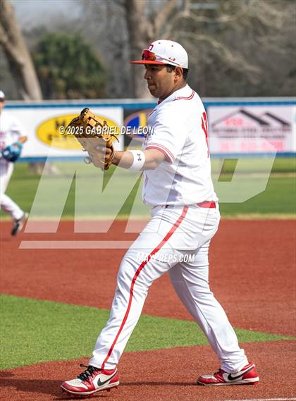 Thumbnail 2 in Robstown vs. London (VISD Tournament) photogallery.