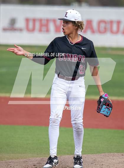Thumbnail 2 in Robstown vs. London (VISD Tournament) photogallery.