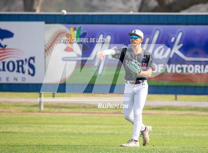 Thumbnail 2 in Robstown vs. London (VISD Tournament) photogallery.