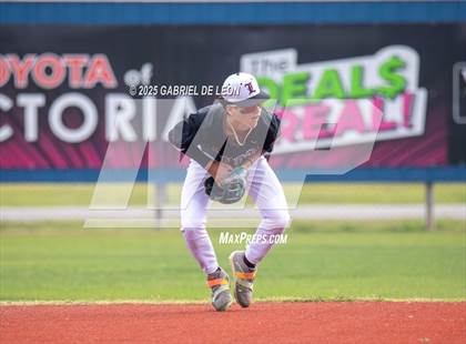 Thumbnail 2 in Robstown vs. London (VISD Tournament) photogallery.