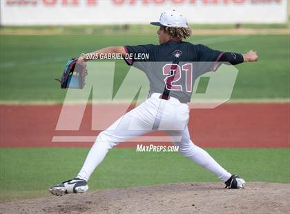 Thumbnail 3 in Robstown vs. London (VISD Tournament) photogallery.
