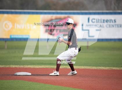 Thumbnail 3 in Robstown vs. London (VISD Tournament) photogallery.