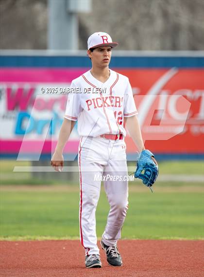 Thumbnail 2 in Robstown vs. London (VISD Tournament) photogallery.