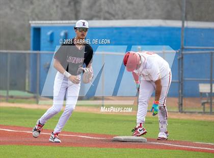 Thumbnail 2 in Robstown vs. London (VISD Tournament) photogallery.