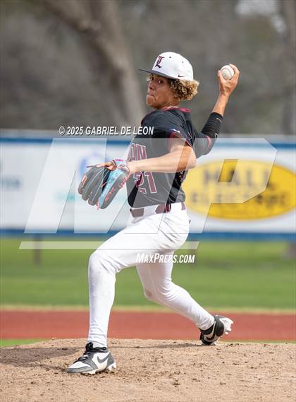 Thumbnail 1 in Robstown vs. London (VISD Tournament) photogallery.