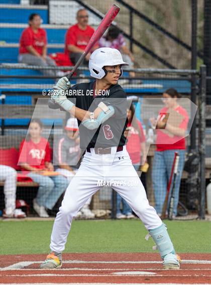 Thumbnail 3 in Robstown vs. London (VISD Tournament) photogallery.