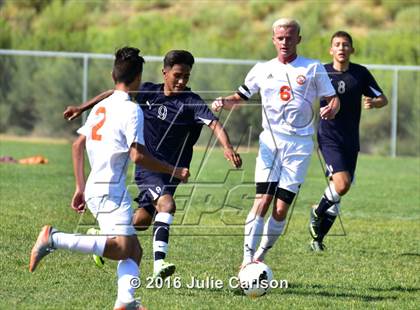 Thumbnail 3 in Aztec vs Piedra Vista (Aztec Invitational)  photogallery.