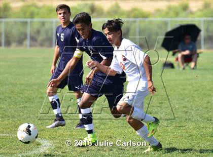 Thumbnail 3 in Aztec vs Piedra Vista (Aztec Invitational)  photogallery.