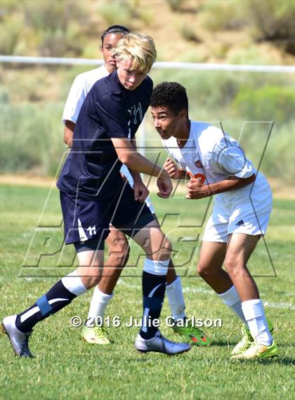 Thumbnail 1 in Aztec vs Piedra Vista (Aztec Invitational)  photogallery.