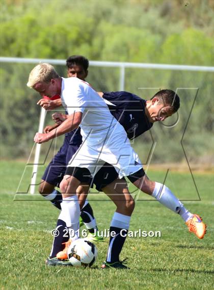 Thumbnail 3 in Aztec vs Piedra Vista (Aztec Invitational)  photogallery.
