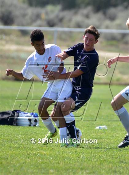 Thumbnail 3 in Aztec vs Piedra Vista (Aztec Invitational)  photogallery.