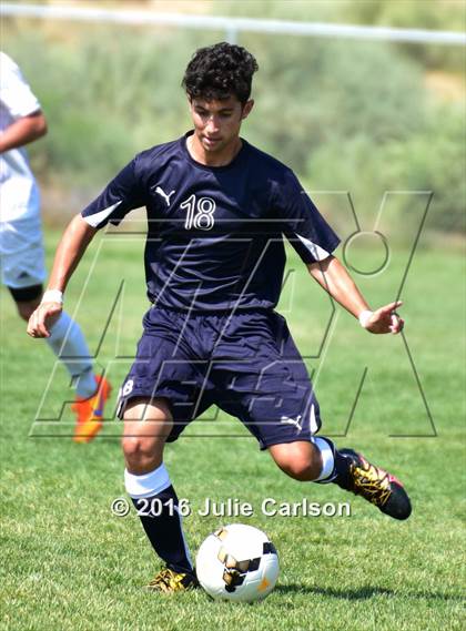 Thumbnail 2 in Aztec vs Piedra Vista (Aztec Invitational)  photogallery.