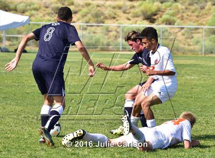 Thumbnail 2 in Aztec vs Piedra Vista (Aztec Invitational)  photogallery.