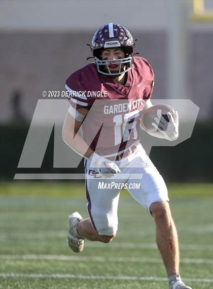 Thumbnail 1 in Garden City vs. New Hyde Park Memorial (NYSPHSAA Division II Quarterfinal) photogallery.