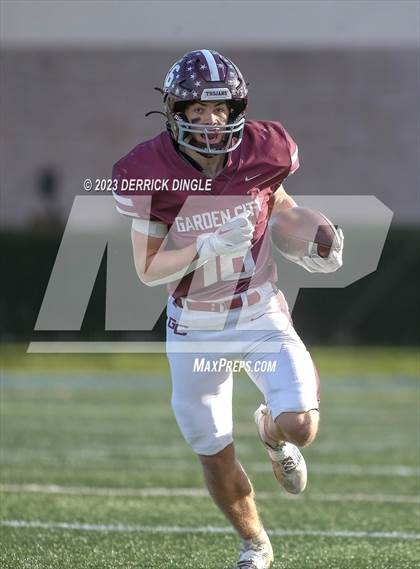 Thumbnail 2 in Garden City vs. New Hyde Park Memorial (NYSPHSAA Division II Quarterfinal) photogallery.