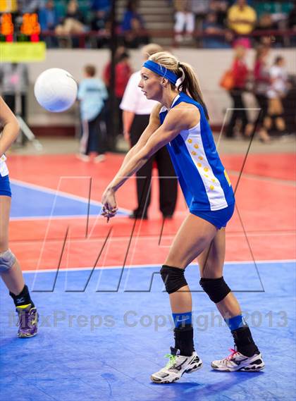 Thumbnail 2 in Dove Creek vs. Vail Christian (CHSAA 1A Pool 1) photogallery.
