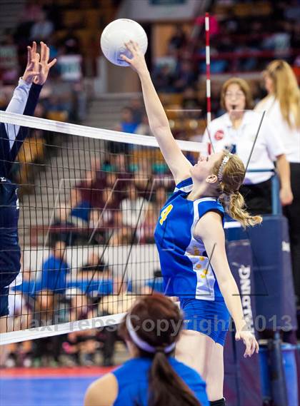 Thumbnail 1 in Dove Creek vs. Vail Christian (CHSAA 1A Pool 1) photogallery.