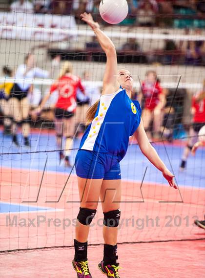 Thumbnail 2 in Dove Creek vs. Vail Christian (CHSAA 1A Pool 1) photogallery.