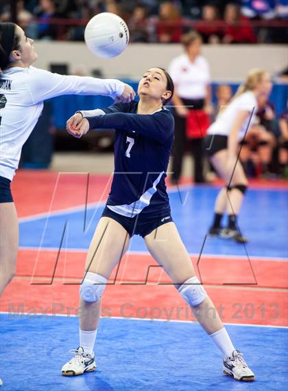 Thumbnail 2 in Dove Creek vs. Vail Christian (CHSAA 1A Pool 1) photogallery.