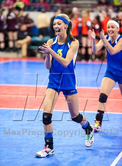 Thumbnail 1 in Dove Creek vs. Vail Christian (CHSAA 1A Pool 1) photogallery.