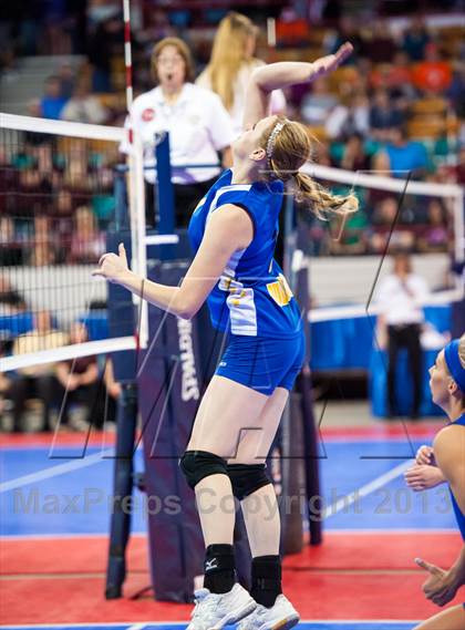 Thumbnail 2 in Dove Creek vs. Vail Christian (CHSAA 1A Pool 1) photogallery.