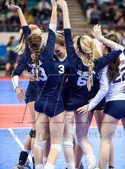 Thumbnail 2 in Dove Creek vs. Vail Christian (CHSAA 1A Pool 1) photogallery.
