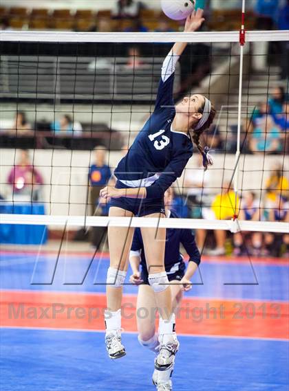 Thumbnail 3 in Dove Creek vs. Vail Christian (CHSAA 1A Pool 1) photogallery.