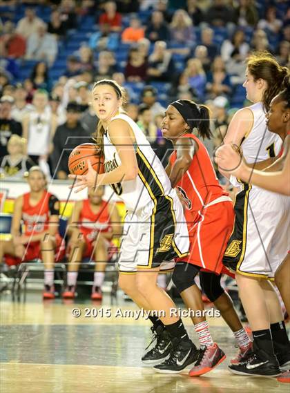 Thumbnail 3 in Cleveland vs. Lynnwood (WIAA 3A State) photogallery.