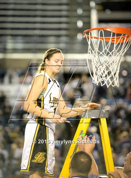 Thumbnail 3 in Cleveland vs. Lynnwood (WIAA 3A State) photogallery.