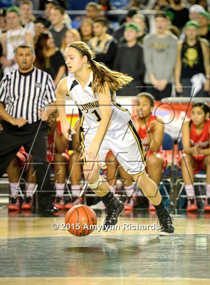 Thumbnail 3 in Cleveland vs. Lynnwood (WIAA 3A State) photogallery.