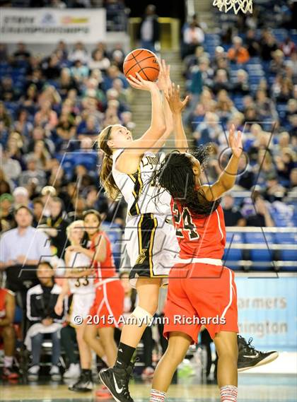 Thumbnail 2 in Cleveland vs. Lynnwood (WIAA 3A State) photogallery.