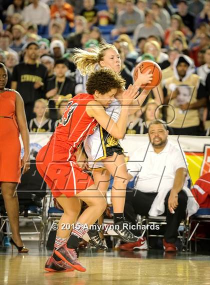 Thumbnail 2 in Cleveland vs. Lynnwood (WIAA 3A State) photogallery.
