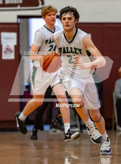 Thumbnail 2 in Pascack Valley vs Teaneck (Bergen Invitational) photogallery.