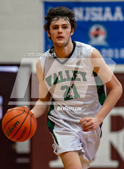 Thumbnail 2 in Pascack Valley vs Teaneck (Bergen Invitational) photogallery.