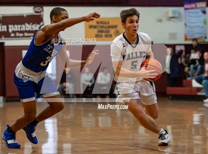 Thumbnail 1 in Pascack Valley vs Teaneck (Bergen Invitational) photogallery.