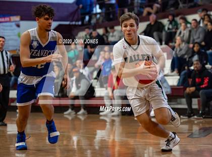 Thumbnail 1 in Pascack Valley vs Teaneck (Bergen Invitational) photogallery.