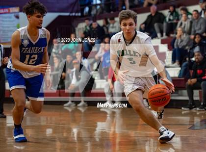 Thumbnail 3 in Pascack Valley vs Teaneck (Bergen Invitational) photogallery.