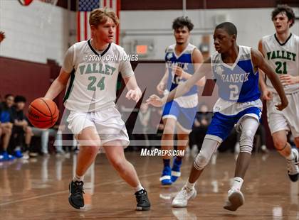 Thumbnail 3 in Pascack Valley vs Teaneck (Bergen Invitational) photogallery.