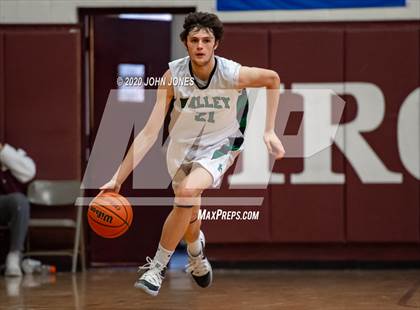 Thumbnail 1 in Pascack Valley vs Teaneck (Bergen Invitational) photogallery.