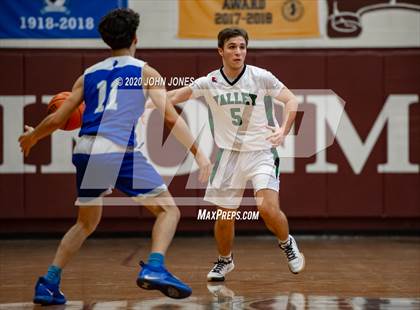 Thumbnail 2 in Pascack Valley vs Teaneck (Bergen Invitational) photogallery.