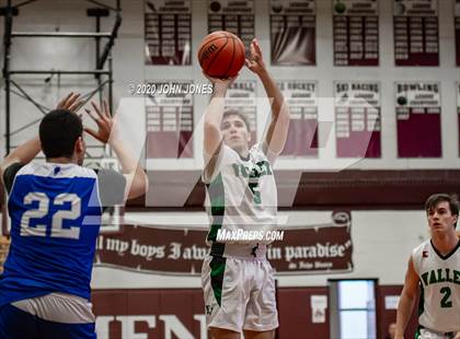 Thumbnail 1 in Pascack Valley vs Teaneck (Bergen Invitational) photogallery.