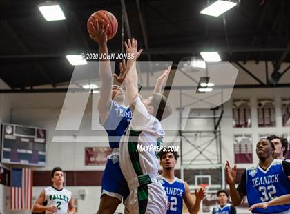 Thumbnail 3 in Pascack Valley vs Teaneck (Bergen Invitational) photogallery.