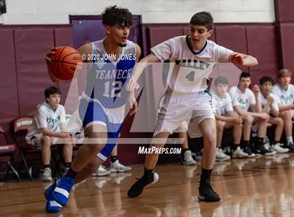 Thumbnail 2 in Pascack Valley vs Teaneck (Bergen Invitational) photogallery.