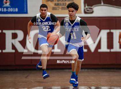 Thumbnail 2 in Pascack Valley vs Teaneck (Bergen Invitational) photogallery.