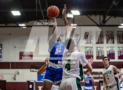 Thumbnail 1 in Pascack Valley vs Teaneck (Bergen Invitational) photogallery.