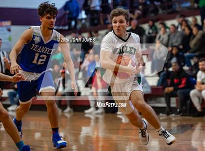 Thumbnail 2 in Pascack Valley vs Teaneck (Bergen Invitational) photogallery.