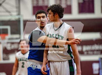 Thumbnail 3 in Pascack Valley vs Teaneck (Bergen Invitational) photogallery.