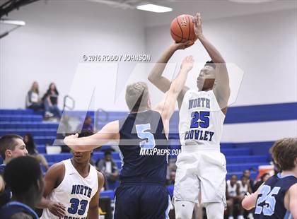 Thumbnail 2 in North Crowley vs. Kingwood (McDonald's Texas Invitational) photogallery.