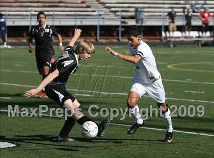 Thumbnail 1 in Lincoln vs. Rocky Mountain (CHSAA 5A District Playoffs) photogallery.