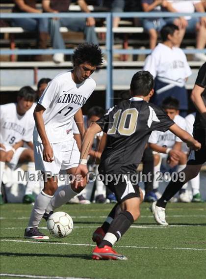 Thumbnail 2 in Lincoln vs. Rocky Mountain (CHSAA 5A District Playoffs) photogallery.